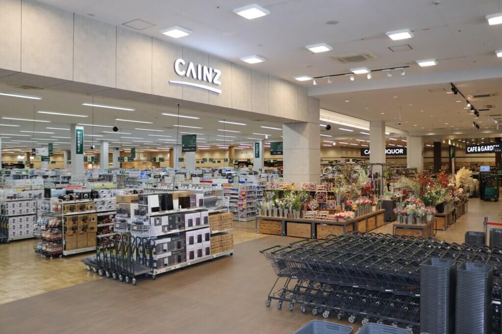 カインズ店内